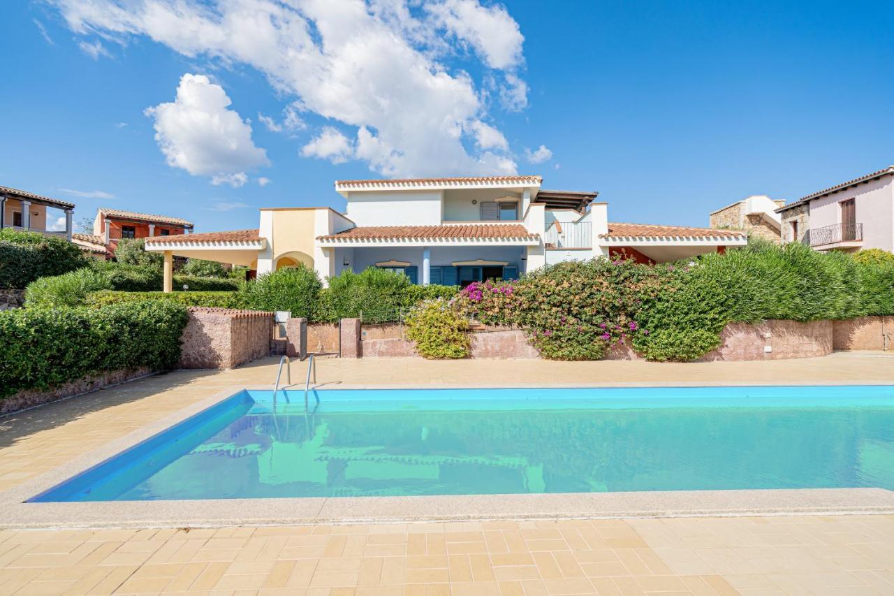 Residence La Tartaruga Монте Петросу Екстериор снимка